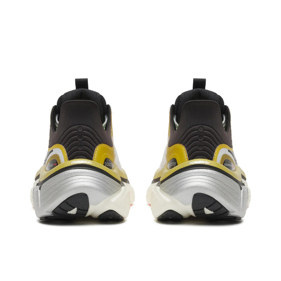 Men's Saucony Paramount Max Gold Black - heel view