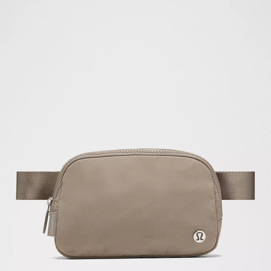 Lululemon Everywhere Belt Bag 1L - Image 2