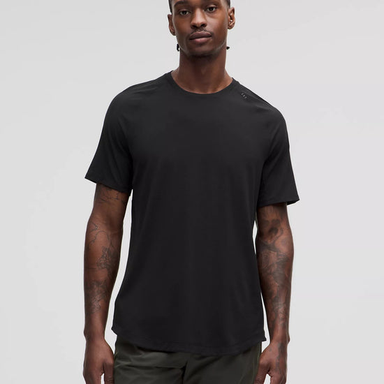 Men's Lululemon License to Train Short-Sleeve Shirt - Image 2