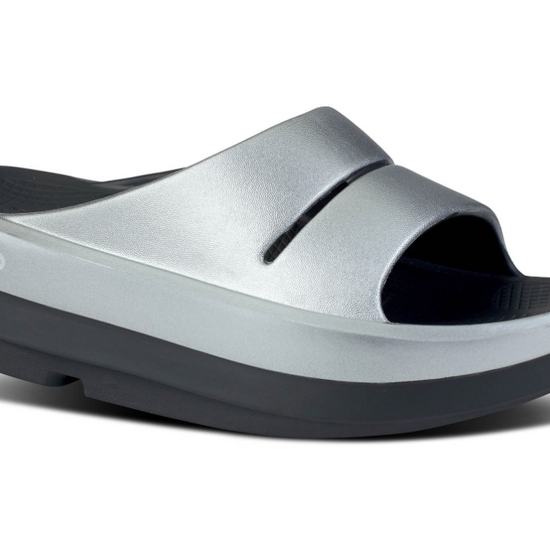 Oofos Women's OOmega OOahh Luxe Sandal - Image 2