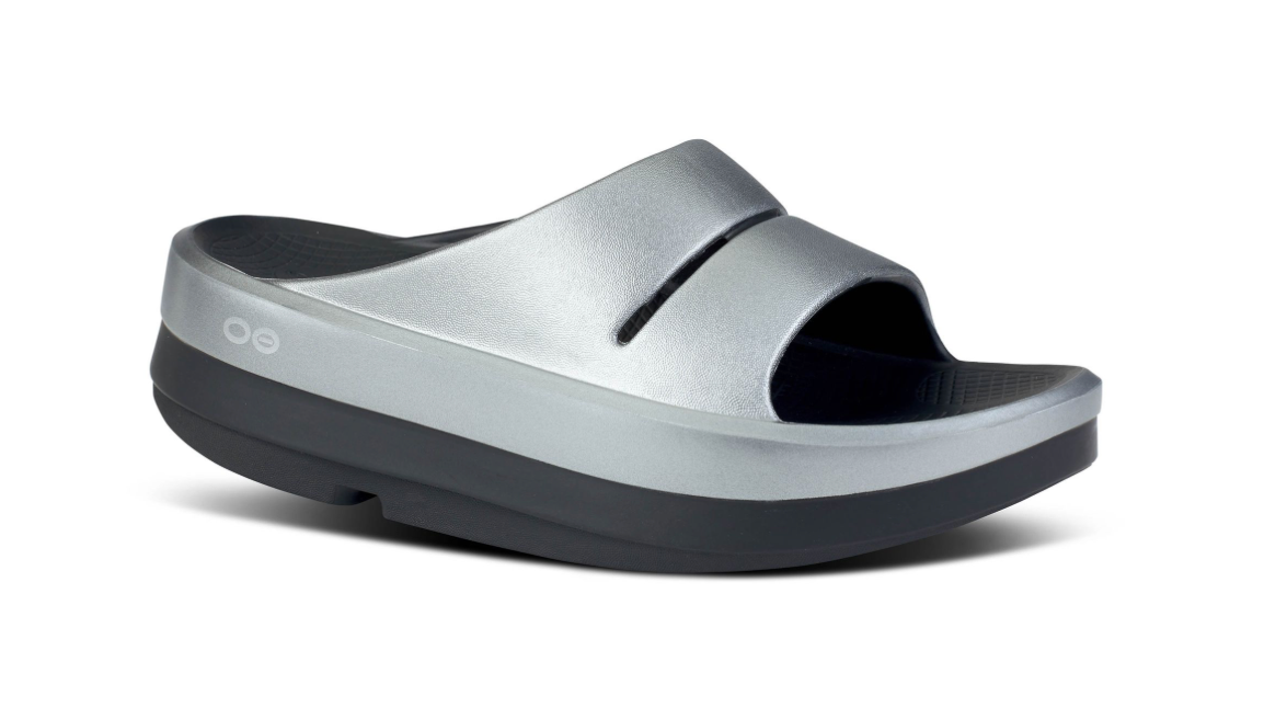 Oofos Women's OOmega OOahh Luxe Sandal - Image 2