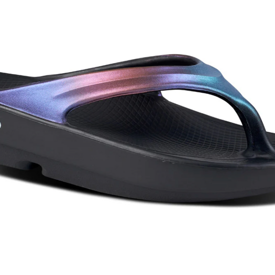 Oofos Women's OOmega OOlala Luxe Sandal - Image 1