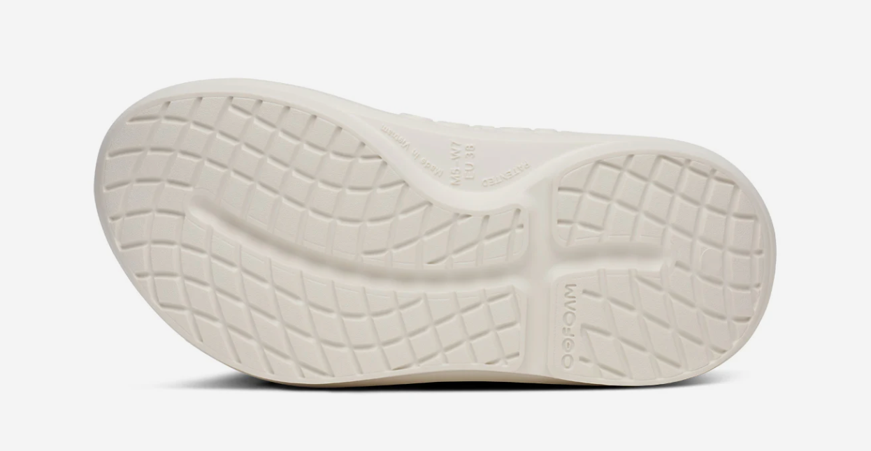 Women's OOfos OOriginal Sandal - Image 9